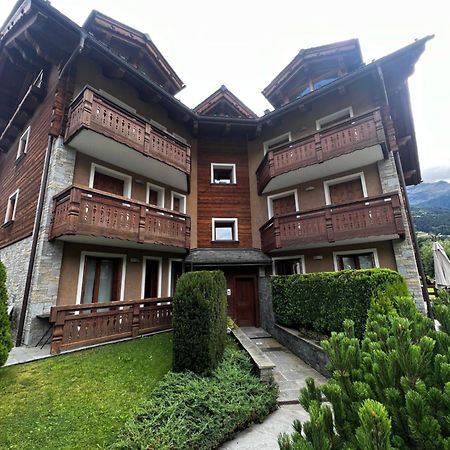 Appartamento Incantevole Con Box E Ski Room, Wi-Fi, 보르미오 외부 사진