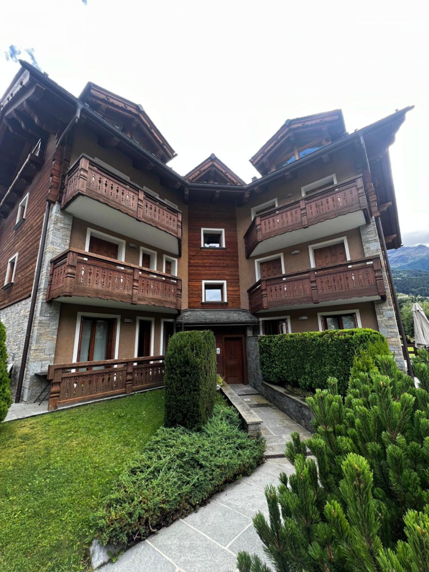 Appartamento Incantevole Con Box E Ski Room, Wi-Fi, 보르미오 외부 사진